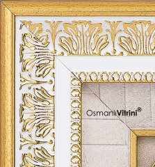 50 cm x 52 cm Beyaz Altın Renk Kabartmalı Kabe Tablo Çerçeve